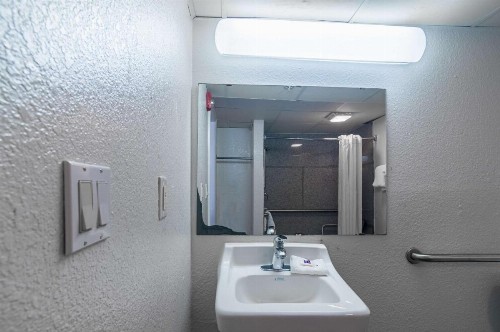 Motel 6-Oklahoma City OK - South - image 19