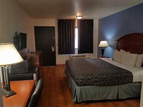 Days Inn by Wyndham Oklahoma City NW Expressway - image 16