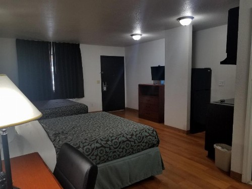 Days Inn by Wyndham Oklahoma City NW Expressway - image 18
