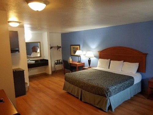 Days Inn by Wyndham Oklahoma City NW Expressway - image 20