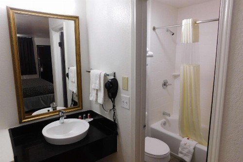Days Inn by Wyndham Oklahoma City NW Expressway - image 31