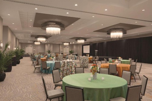 Embassy Suites Oklahoma City Downtown/Medical Center - image 21