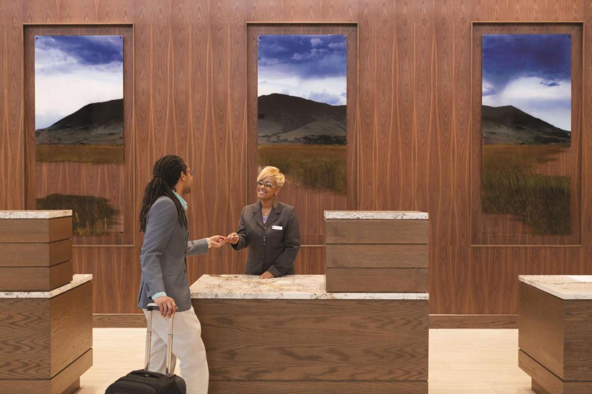 Embassy Suites Oklahoma City Downtown/Medical Center - image 4
