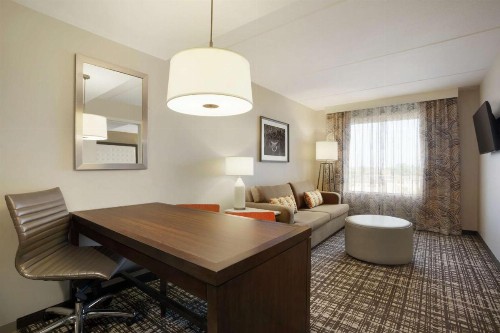 Embassy Suites Oklahoma City Downtown/Medical Center - image 9