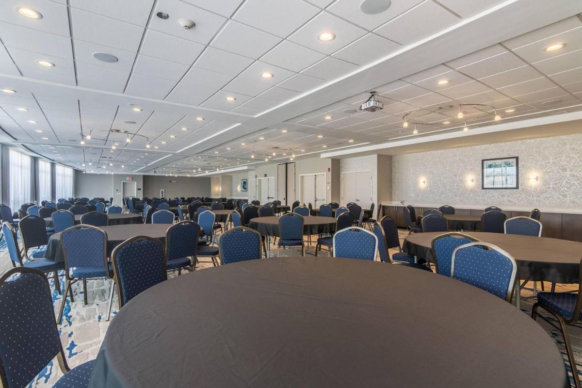 SpringHill Suites by Marriott Oklahoma City Downtown - image 4