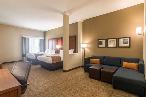 Comfort Suites Airport on Meridian - image 24
