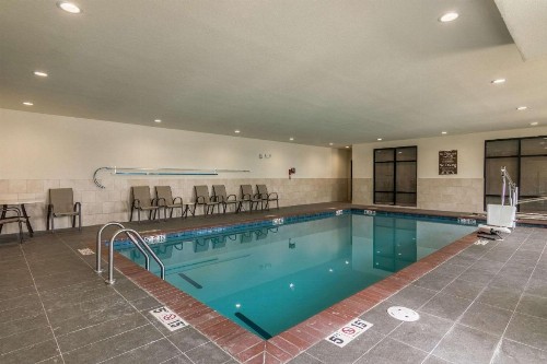 Comfort Suites Airport on Meridian - image 31