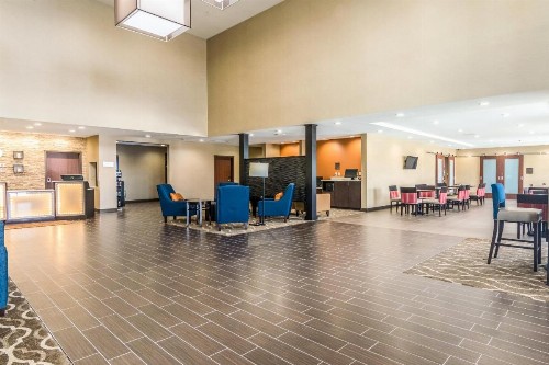 Comfort Suites Airport on Meridian - image 40