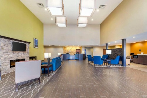 Comfort Suites Airport on Meridian - image 6