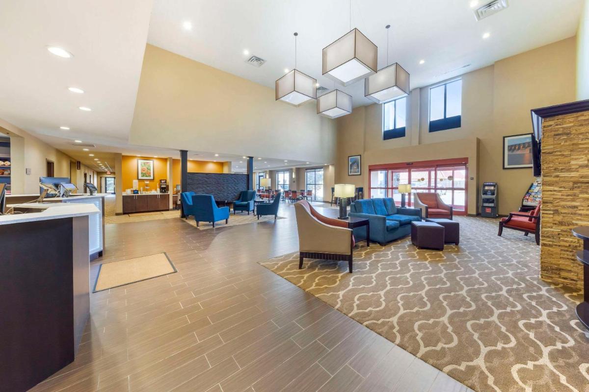 Comfort Suites Airport on Meridian - image 7
