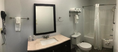 Budget Inn & Suites - image 10