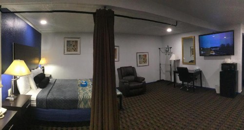 Budget Inn & Suites - image 25