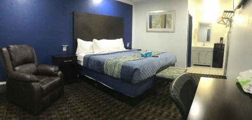 Budget Inn & Suites - image 33