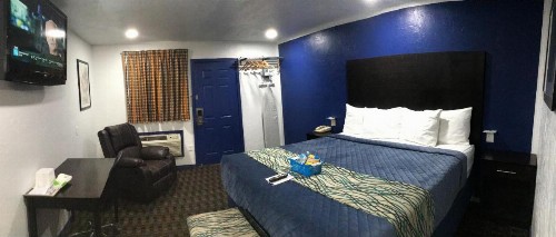 Budget Inn & Suites - image 50