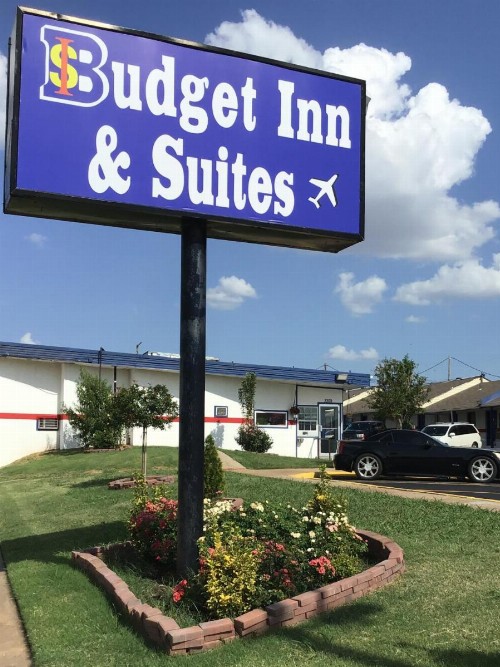 Budget Inn & Suites - image 9
