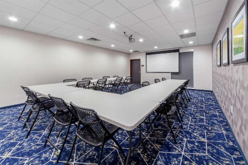Comfort Inn & Suites Oklahoma City - image 13