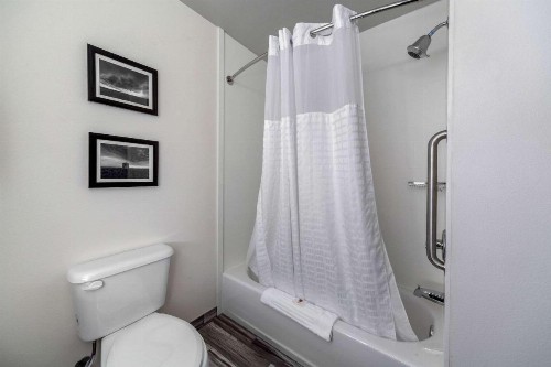 Comfort Inn & Suites Oklahoma City - image 18