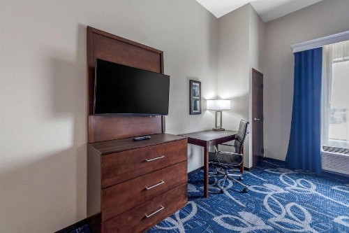 Comfort Inn & Suites Oklahoma City - image 24