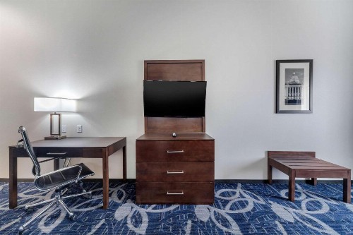 Comfort Inn & Suites Oklahoma City - image 26