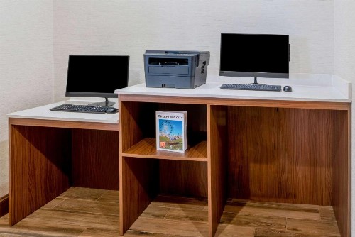La Quinta by Wyndham Oklahoma City Airport - image 3