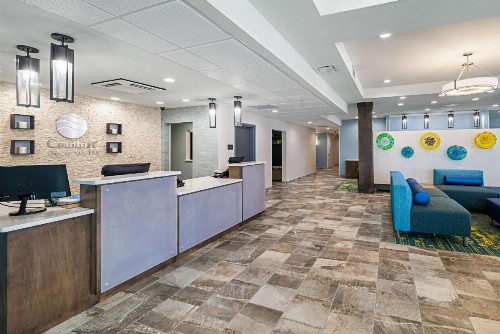Comfort Inn & Suites - image 23
