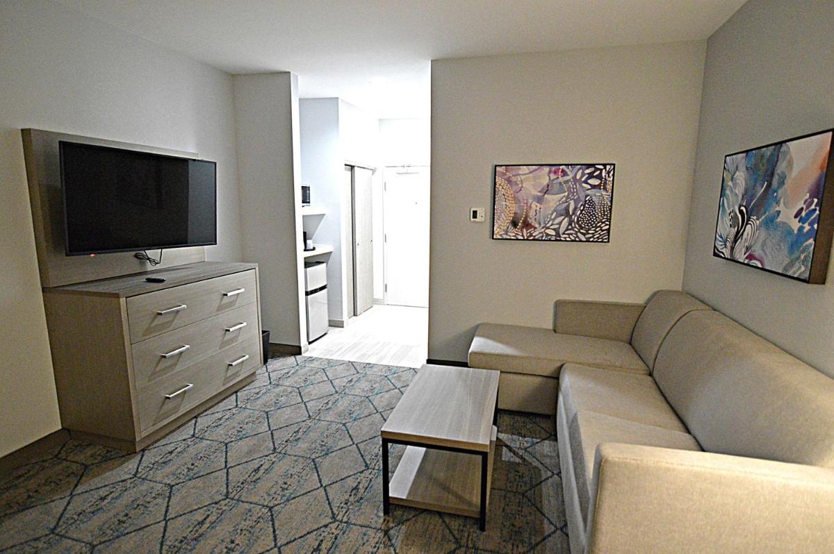 Best Western Plus Executive Residency Oklahoma City I-35 - image 7