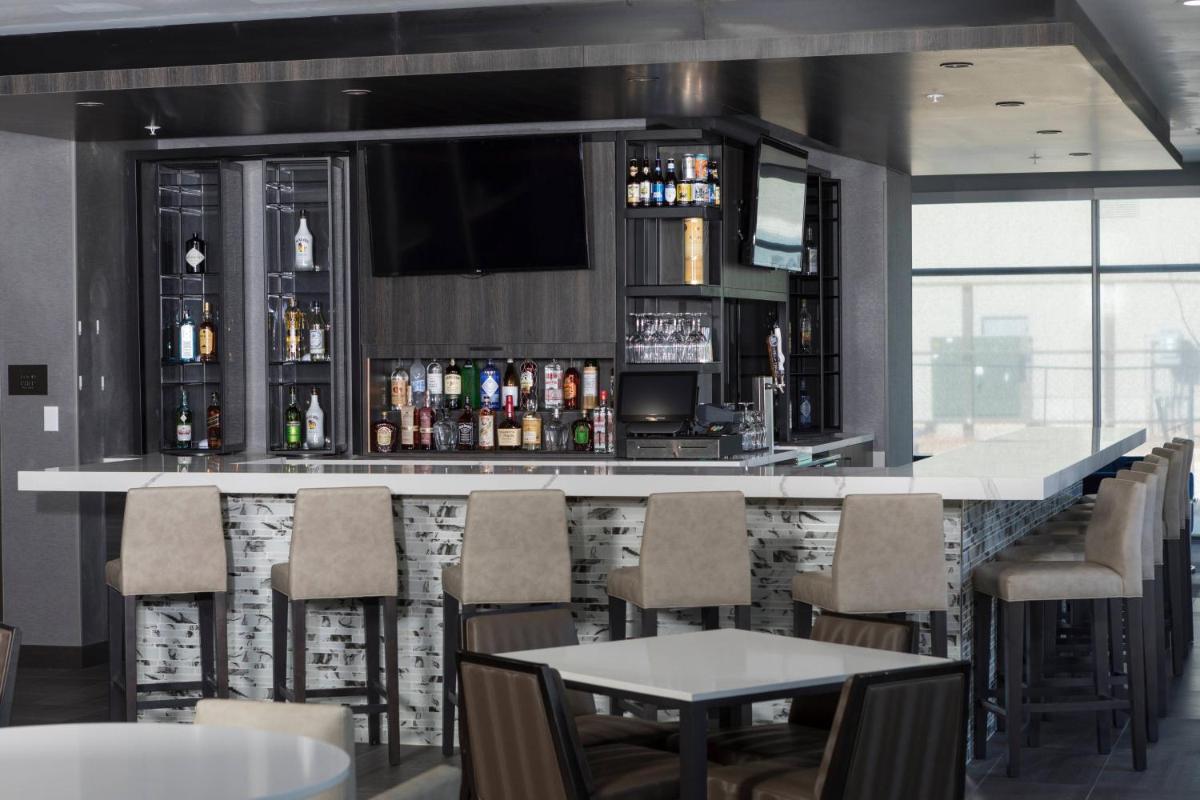 Fairfield Inn & Suites by Marriott Oklahoma City Downtown - image 2
