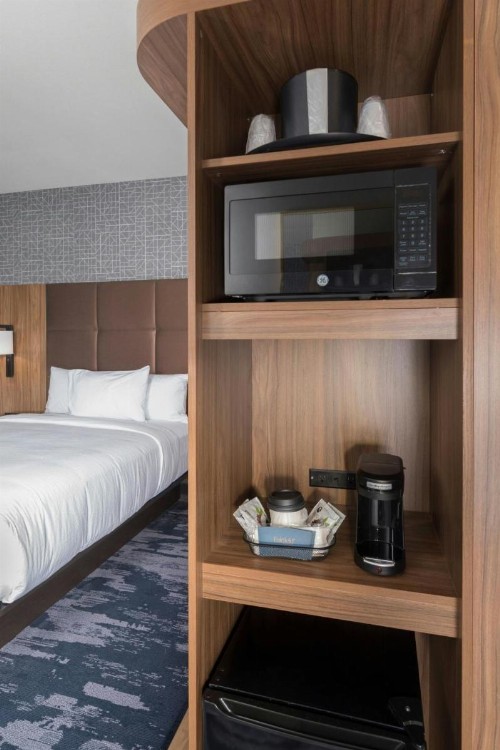 Fairfield Inn & Suites by Marriott Oklahoma City Downtown - image 6