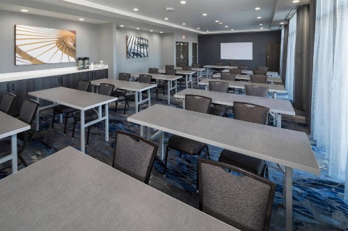 Fairfield Inn & Suites by Marriott Oklahoma City Downtown - image 9