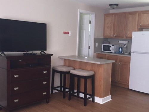 Shore Road Inn - image 12