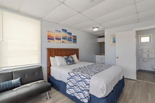 America's Best Value Inn Mt Royal Motel - image 3
