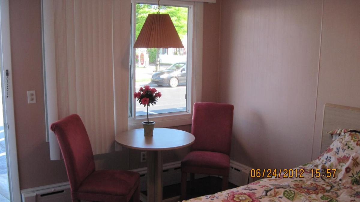 Sea Drift Motel - image 3