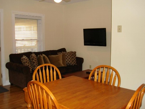 Copley LaReine Motel - image 9