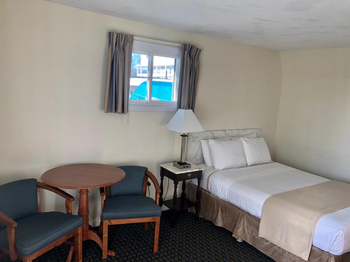 Sea Cliff House Motel - image 7
