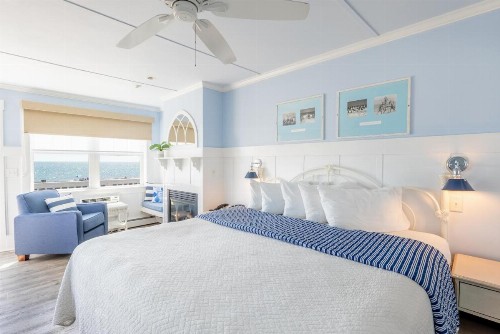 The Edgewater - image 3
