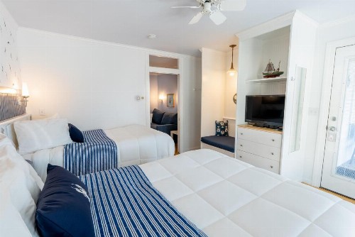 The Edgewater - image 30
