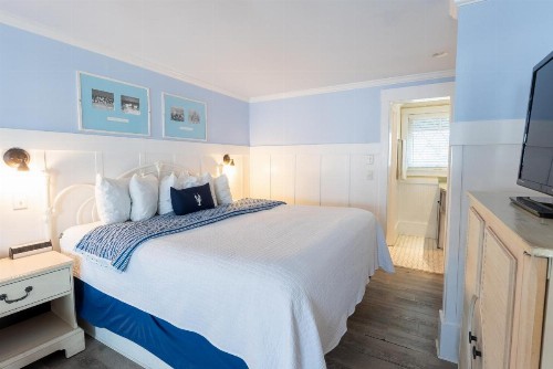 The Edgewater - image 32