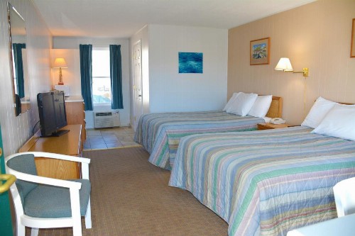 Crest Motel - image 19