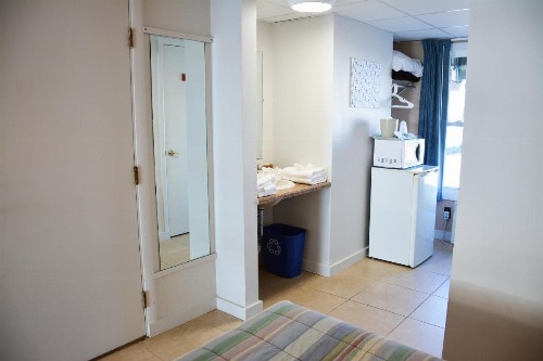 Crest Motel - image 25