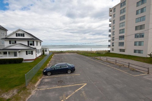 Crest Motel - image 9
