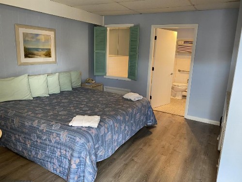 Beau Rivage Motel - image 12