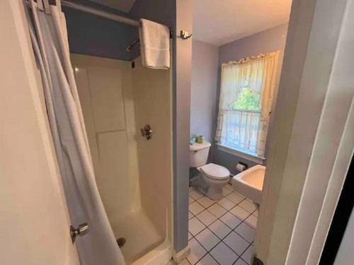 Beau Rivage Motel - image 17