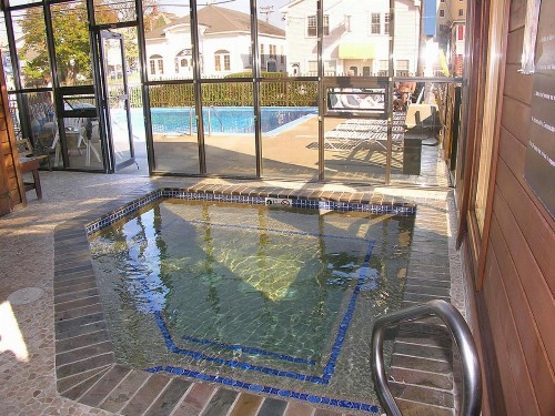 Beau Rivage Motel - image 18