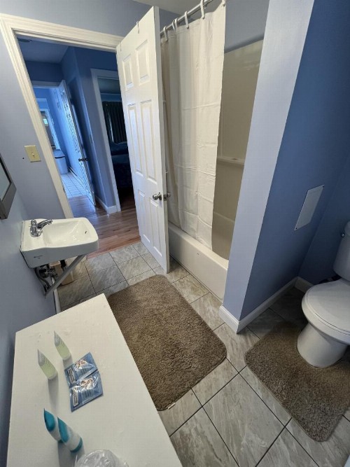 Beau Rivage Motel - image 20
