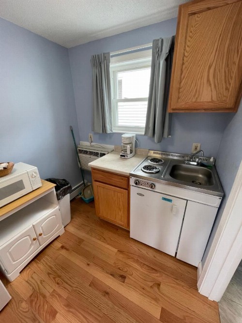 Beau Rivage Motel - image 35