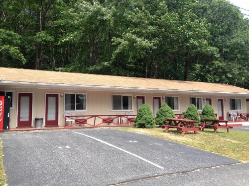 Marcotte Motor Court - image 4