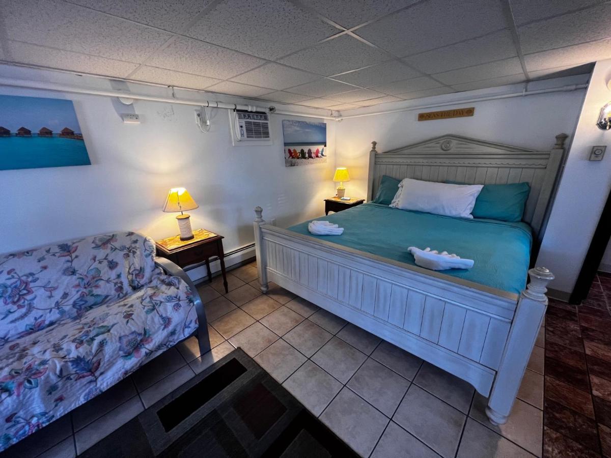 Green Dolphin Motel - image 3