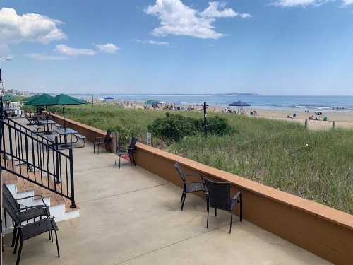 Abellona Inn & Suites - image 22