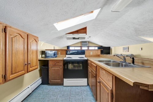 Abellona Inn & Suites - image 34