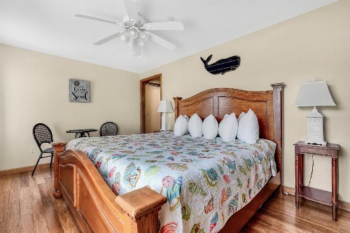 Abellona Inn & Suites - image 44